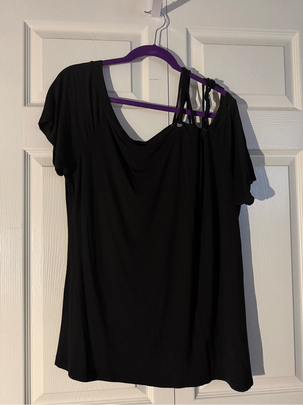 SHEIN Black Cold-Shoulder Short Sleeve Tunic with Strap Detail